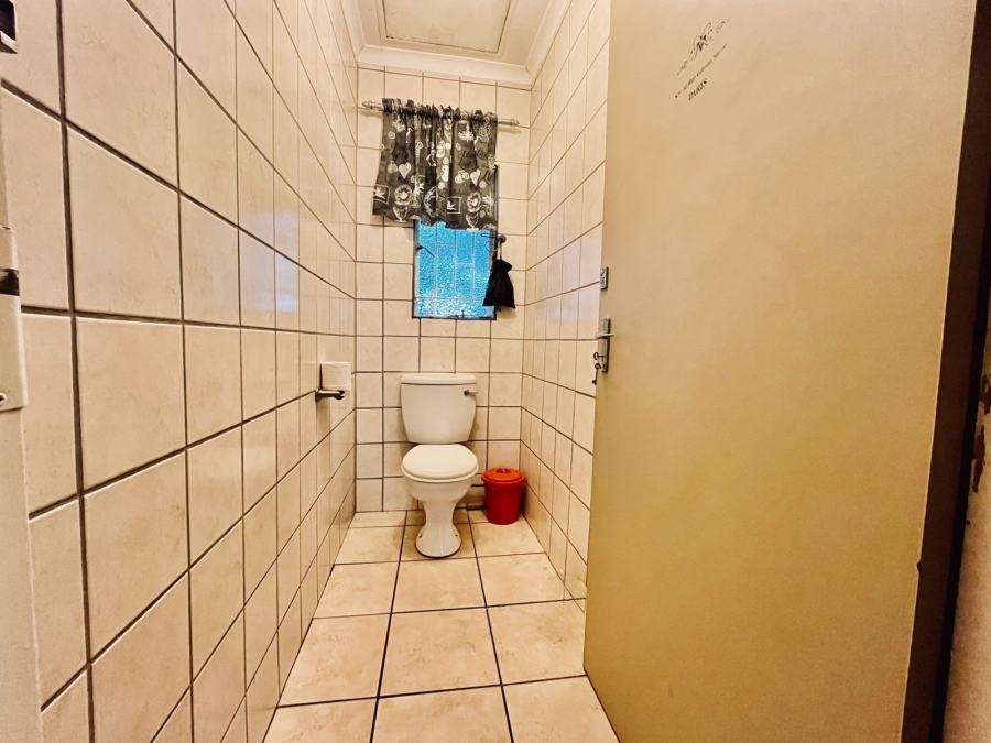 3 Bedroom Property for Sale in Geelhoutpark North West